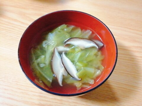 キャベツと椎茸の中華スープ